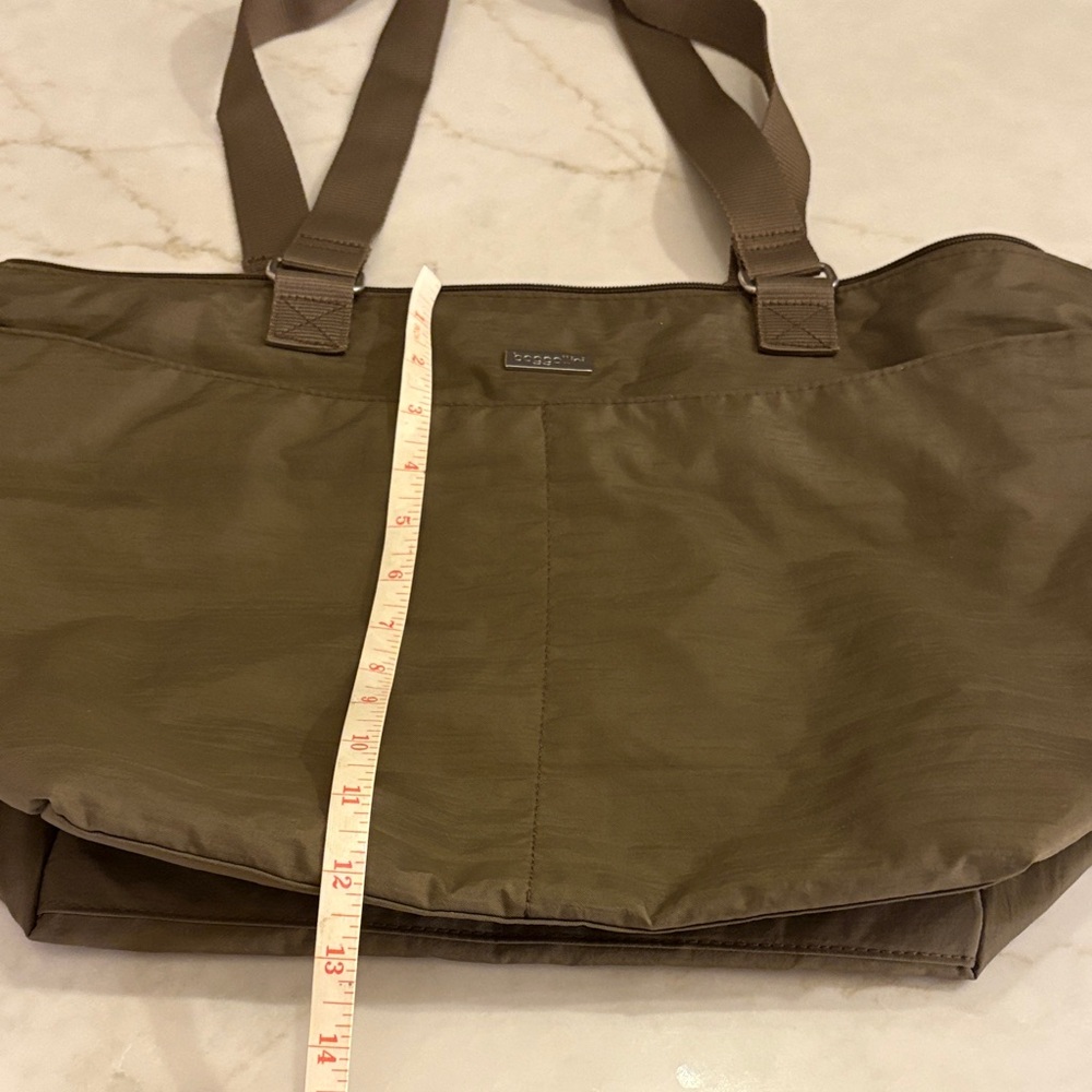 Baggallini Bag - Picture 5 of 9